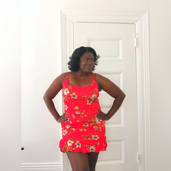 Vivid Red Square Neck Floral Ruffle Dress with Accent Yellow Flowers size XL - Picture 5 of 9